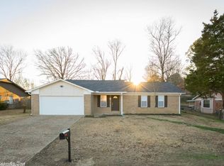 9401 Timber Valley Rd, Little Rock, AR 72204