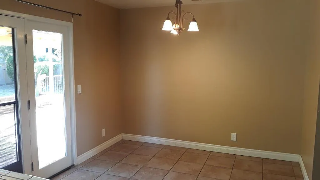 3 bed, 1434 sqft, $3,600 — Photo 3