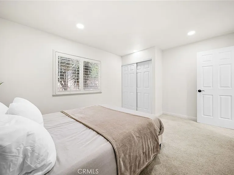 731 Langer Dr — Photo 20