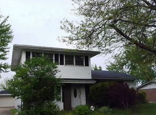 5955 Grant Pl, Merrillville, IN 46410
