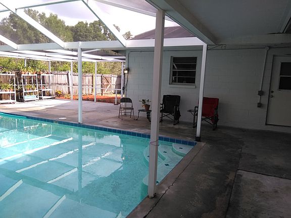 4th image of 8419 Millwood Dr