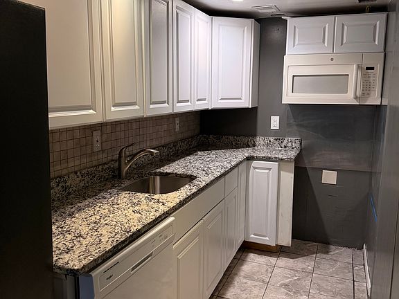5th image of 13609 Creekside Dr #1A
