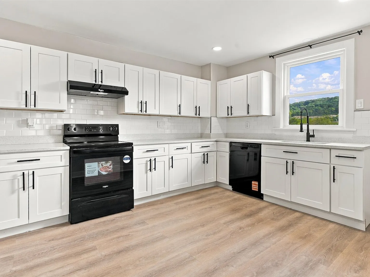 2 bed, 1750 sqft, $1,875 — Photo 4