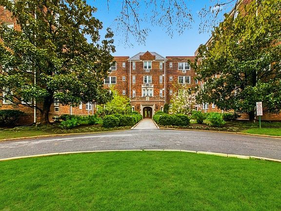 2nd image of 3051 Idaho Ave NW APT 421