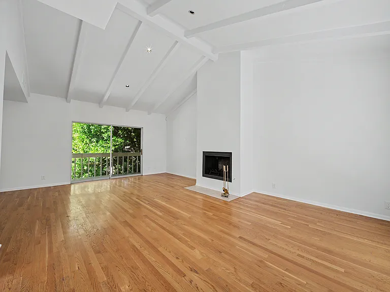 10424 Oletha Ln — Photo 15