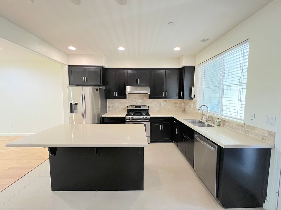 Kitchen+living Room+ 1/2 Bath
