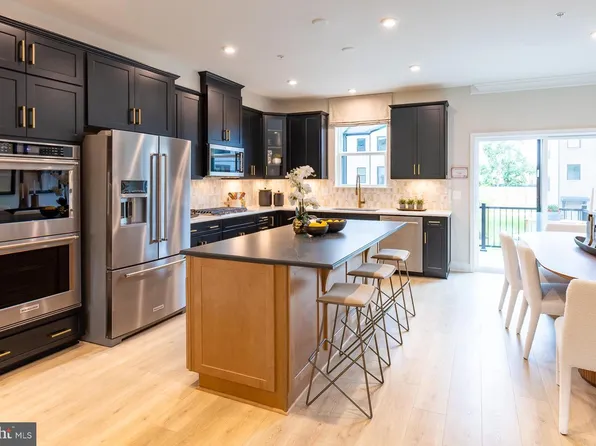 1802 Constellation Dr, Baltimore, MD 21222