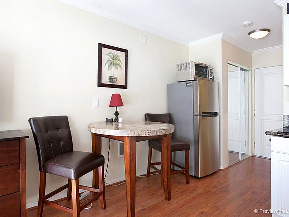 5th image of 1021 Scott St APT 121