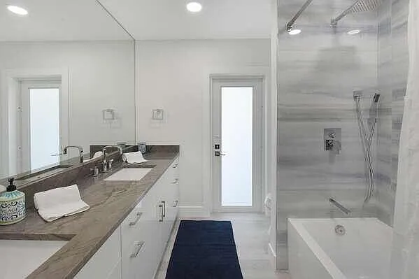 839 Enfield St — Photo 13