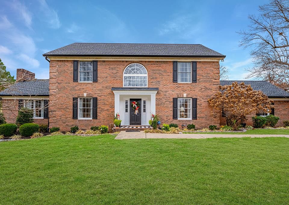 1st image of 255 White Oak Ln
