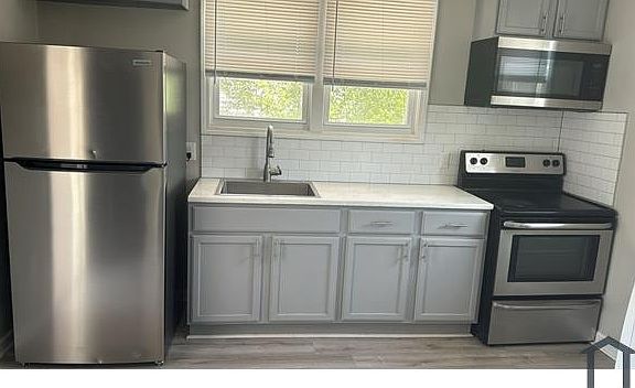 5th image of 705 Wall St APT A
