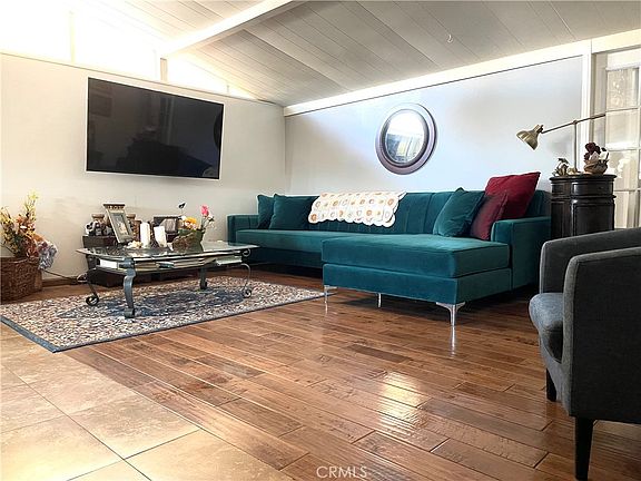 4th image of 8608 S Painter Ave