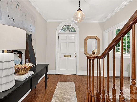 4th image of 202 Perrin Pl