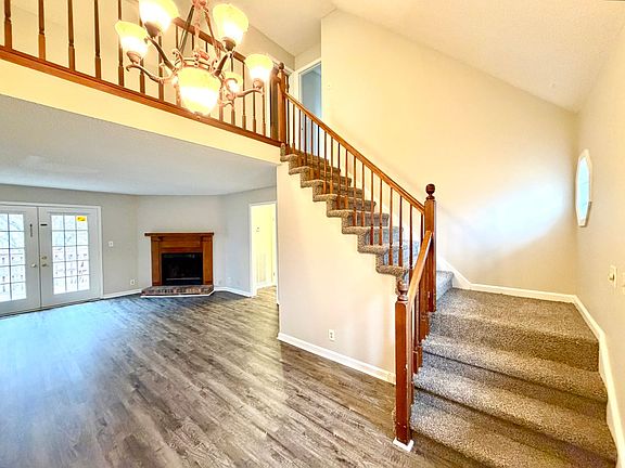 2nd image of 2247 Sweetbriar Dr