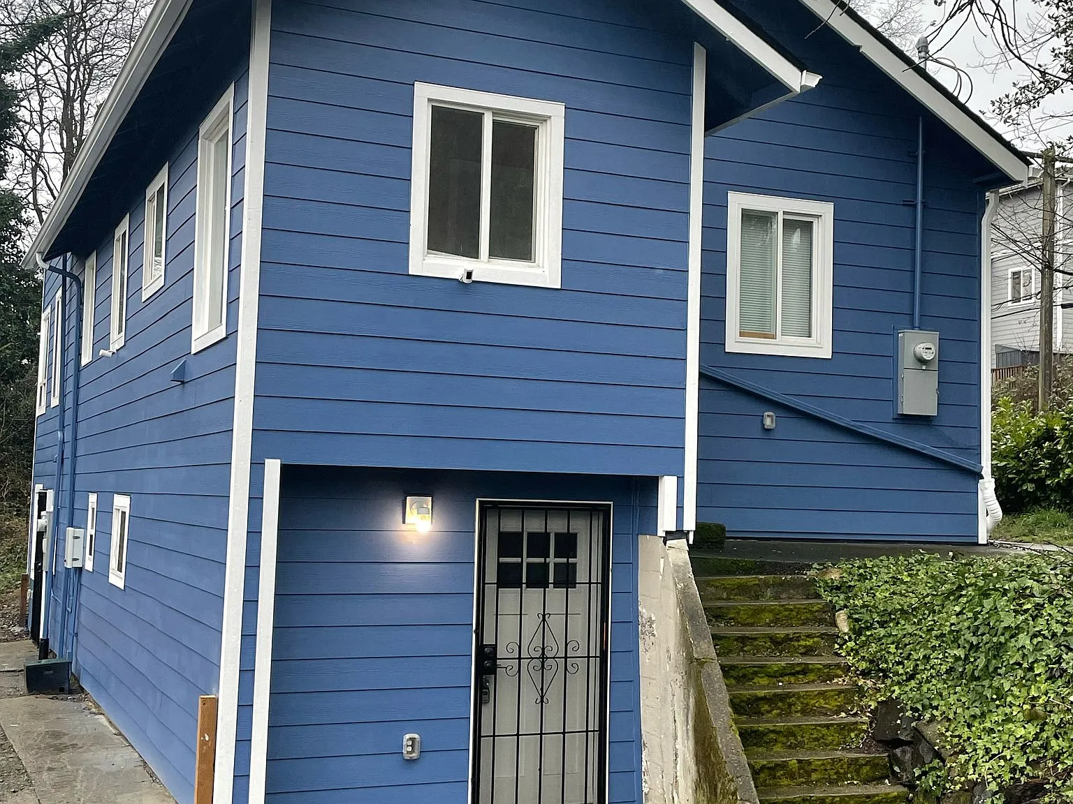 3 bed, 2620 sqft, $4,050 — Photo 2