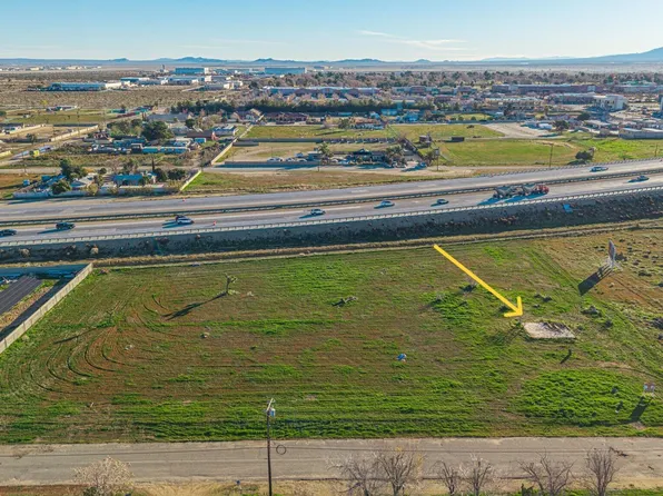 40102 13th St W, Palmdale, CA 93551