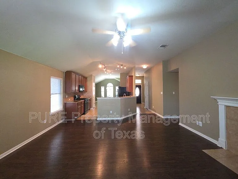 18401 Hees Ln — Photo 14