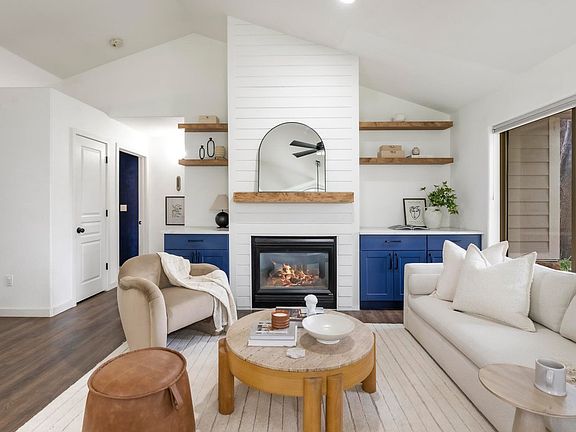 3rd image of 959 Hover Ridge Cir