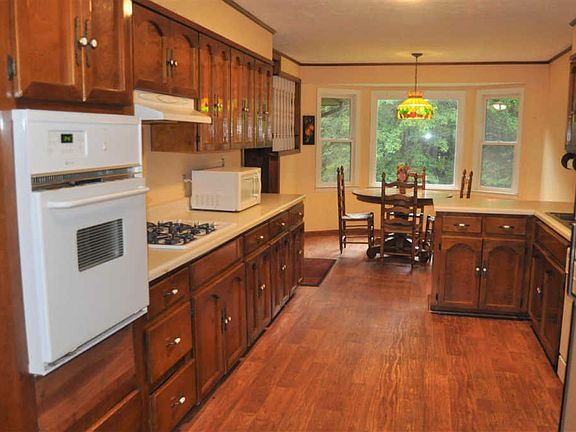 5th image of 489 Dogwood Ln