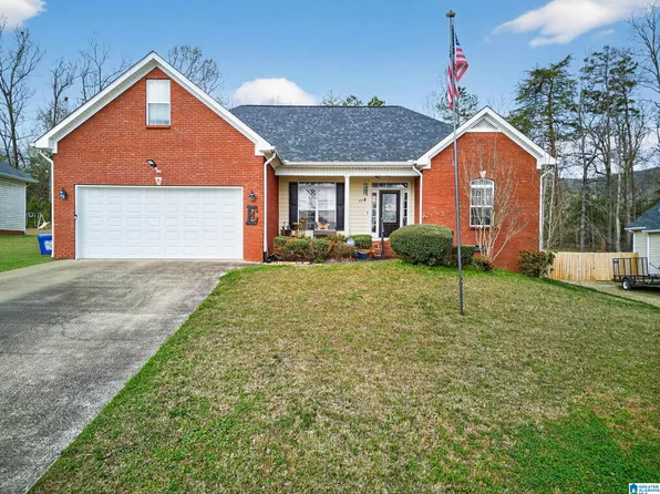 483 Lillian Ln, Anniston, AL 36207