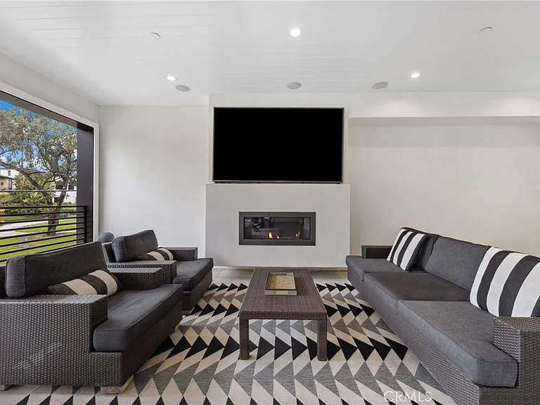 2801 Bayside Dr — Photo 41