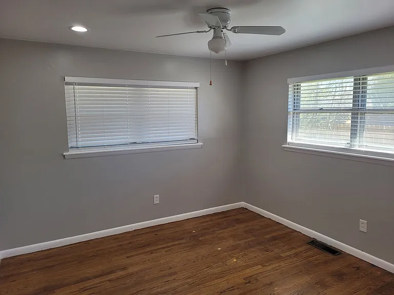 504 N Blvd — Photo 14