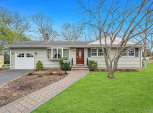 287 6th Avenue, Saint James, NY 11780