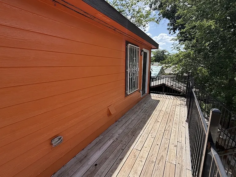 1715 Saltillo St #2 — Photo 1