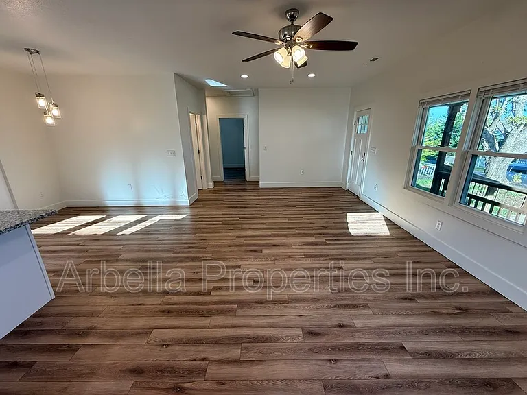 829 Hamilton St — Photo 8
