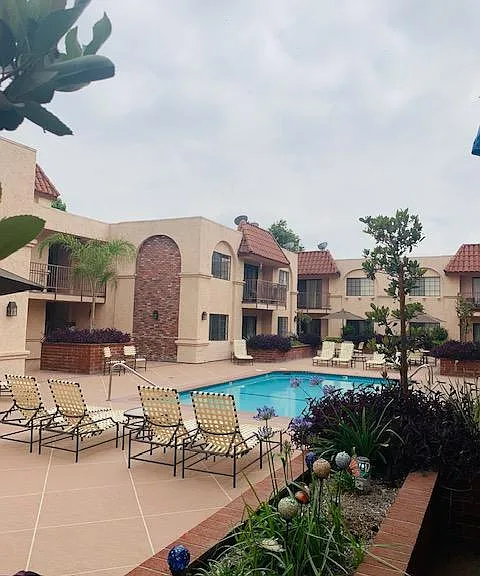Pool Seating in Courtyard