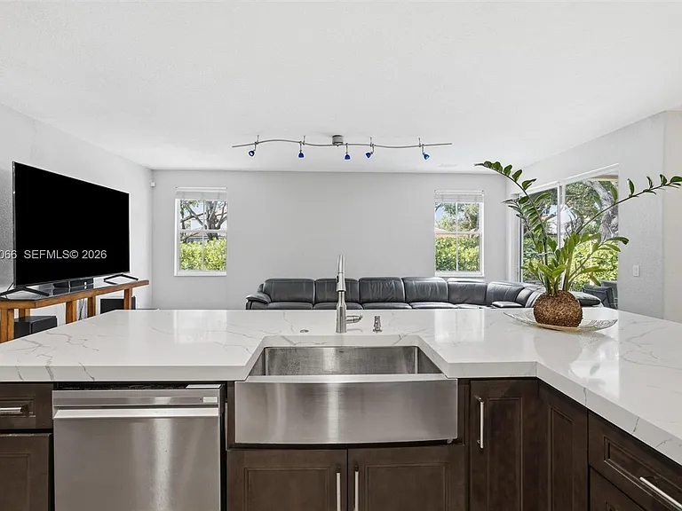 16781 SW 38th St — Photo 16