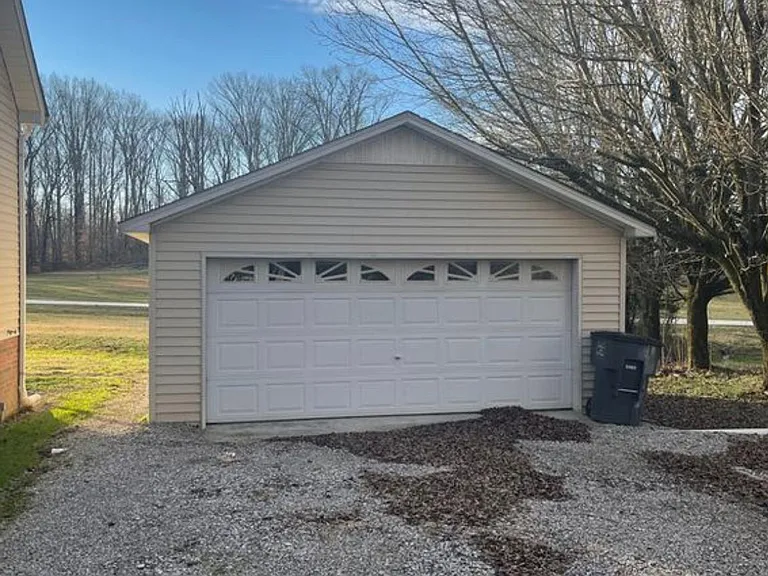 2136 Crystal Ct — Photo 12