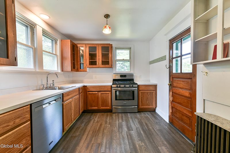 4th image of 19 Albion Avenue