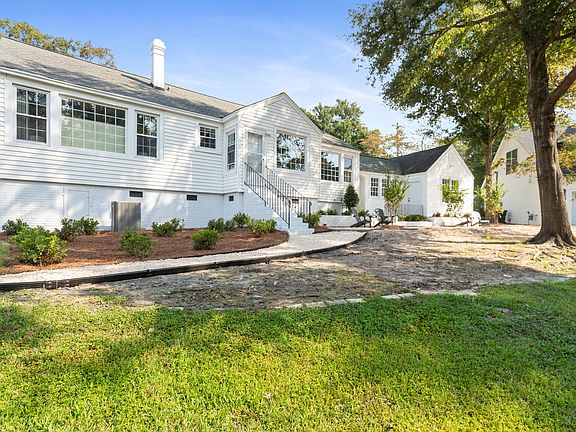 3rd image of 1137 Park Pl S