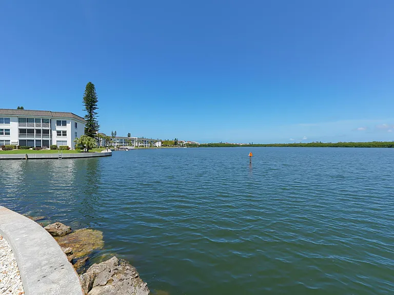 4320 Falmouth Dr #105 — Photo 57