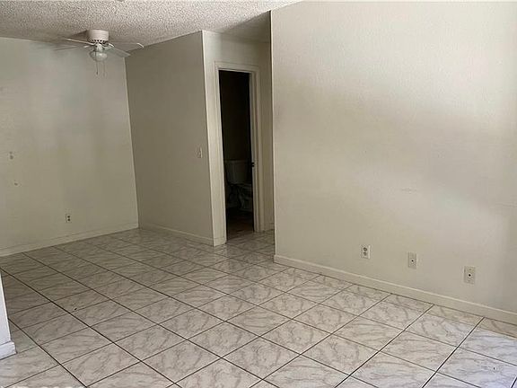 3rd image of 4955 Jeffreys St