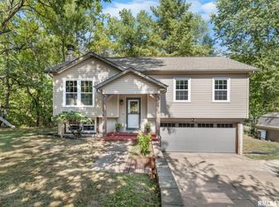 1513 Bloomington Rd, East Peoria, IL 61611