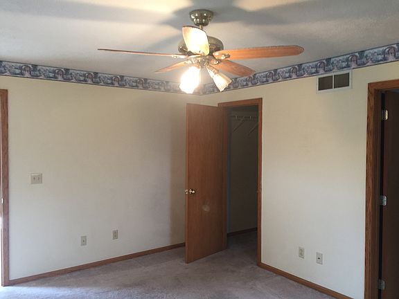 4th image of 24 Edison Dr