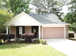 13 Fleur De Lis Dr, Laurel, MS 39440