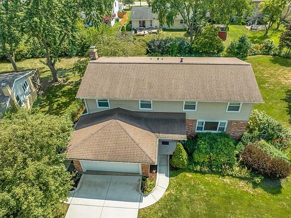 3rd image of 163 W Garden Ct
