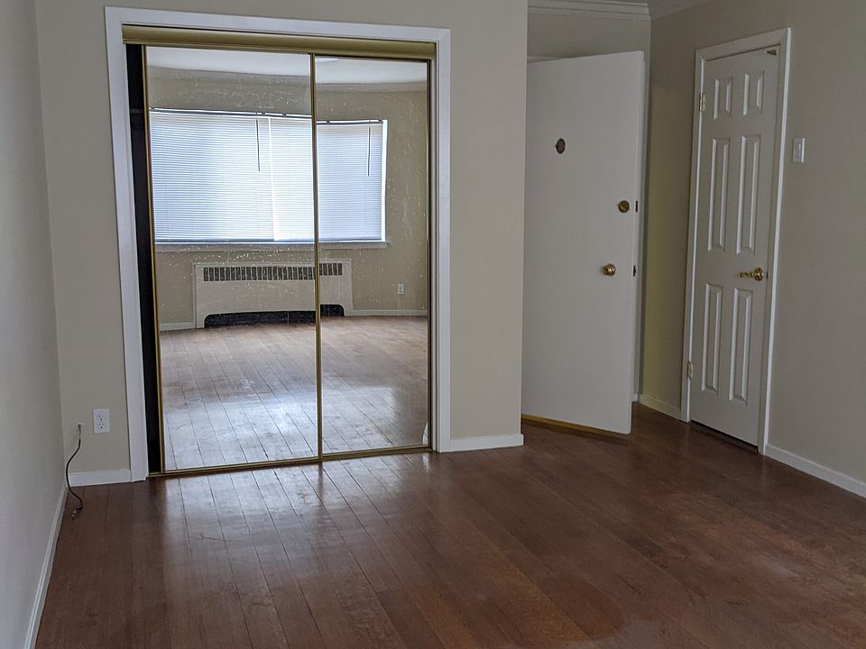 1st image of 40 W 4th Ave APT 107