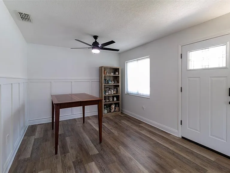 3018 19th Pl SW — Photo 6