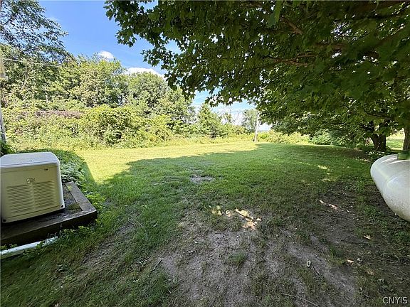 4th image of 15456 Fuller Rd