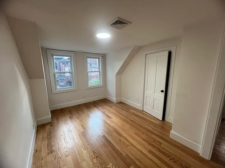 10 Fay St #3 — Photo 3