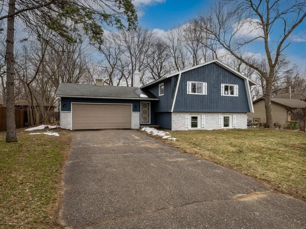 7857 Bona Rd, Mounds View, MN 55112