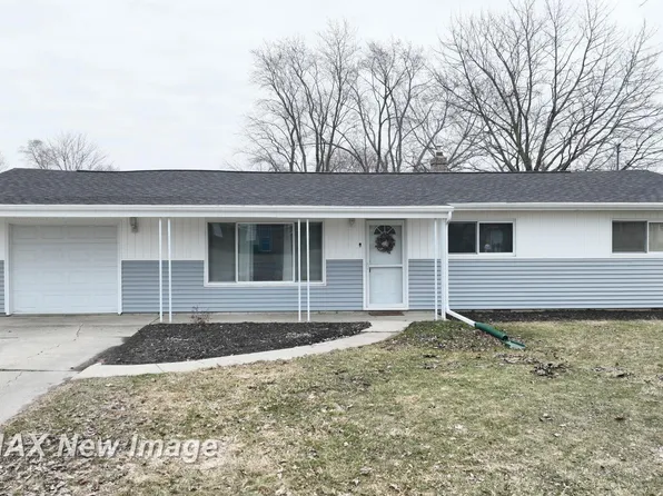 2670 Valley Dr, Saginaw, MI 48603