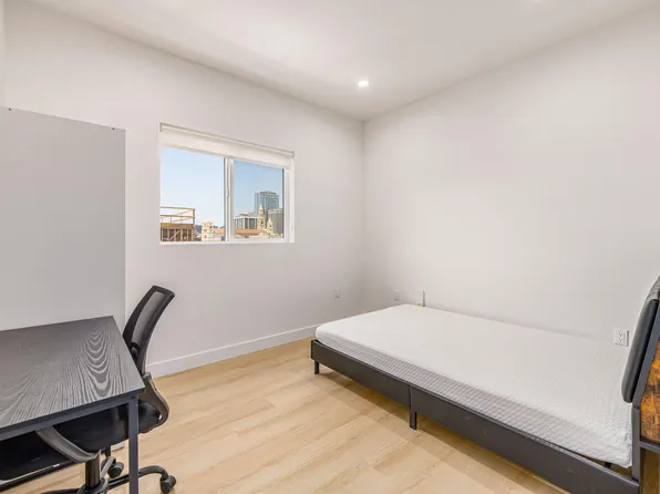 (undisclosed Address), Los Angeles, CA 90005