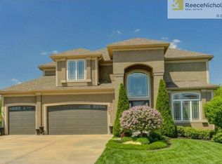 5443 W 164th Pl, Overland Park, KS 66085