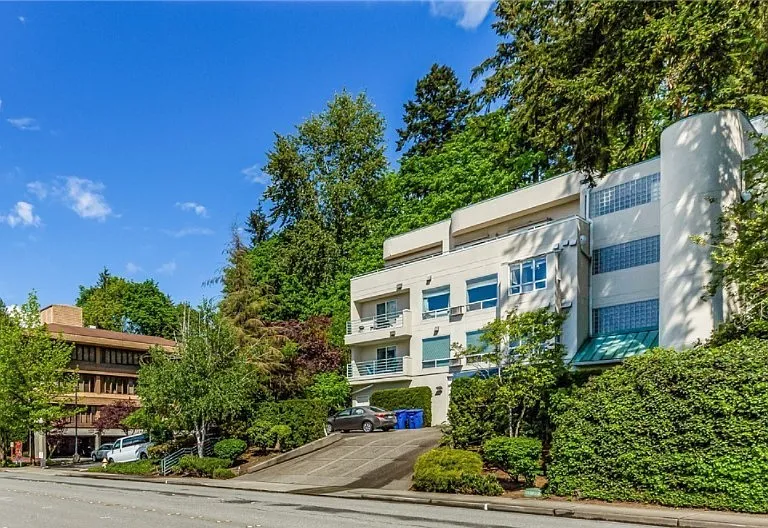 420 Bellevue Way SE #103 — Photo 2