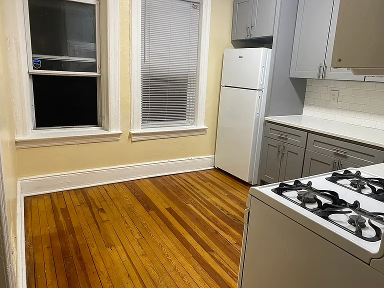 40.5 Gardner Ave — Photo 7